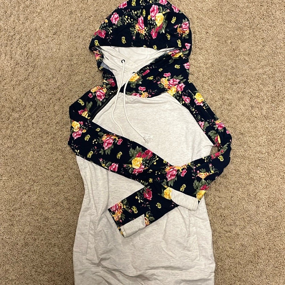 Doublehood sweatshirt by ampersand avenue